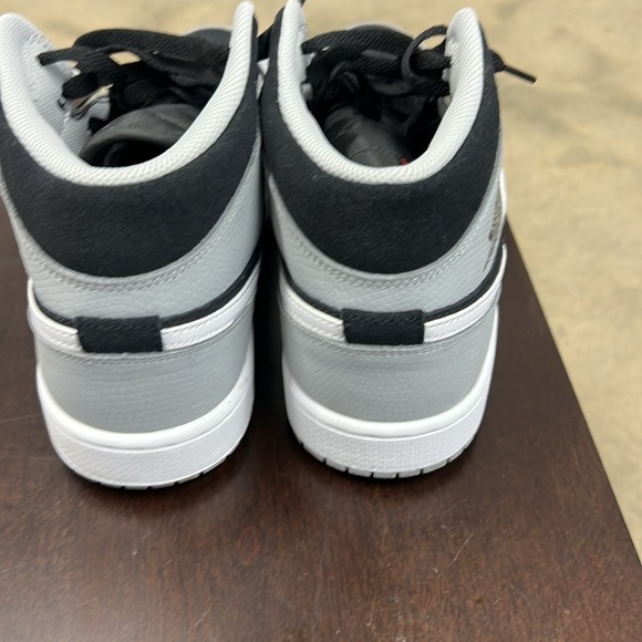 Nike Jordan Mid Elephant Toe 9.5 - Picture 3 of 4